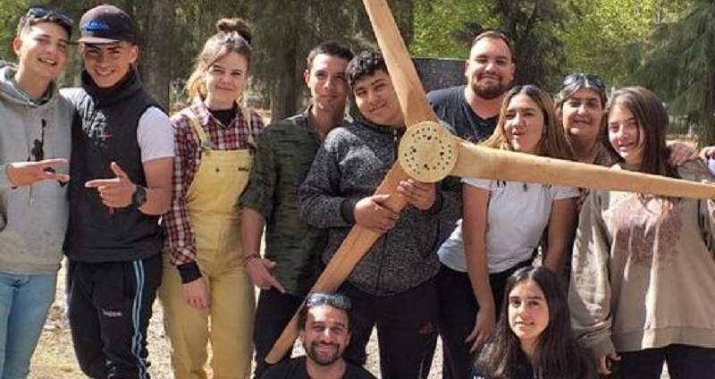 La escuela Cerro El Sosneado de San Rafael instaló un aerogenerador de energía eléctrica