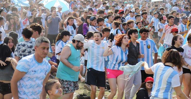 Una multitud celebró la clasificación Argentina en el Parque de los Jóvenes