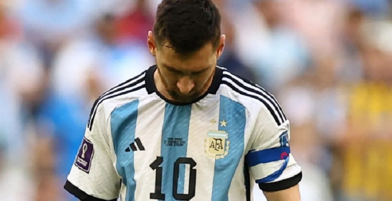 Argentina sufrió un duro golpe en el debut mundialista