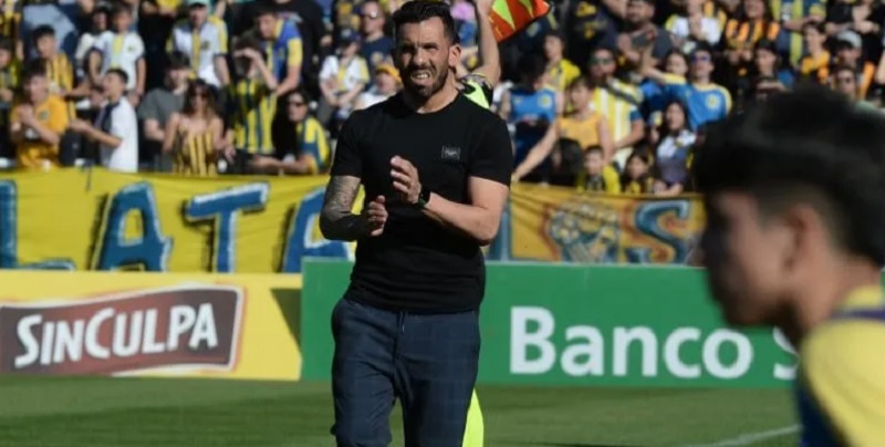 Carlos Tevez dejó de ser el DT de Rosario Central