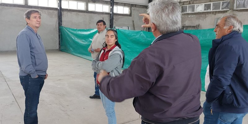 El intendente visitó el Polideportivo que construye el municipio en El Sosneado