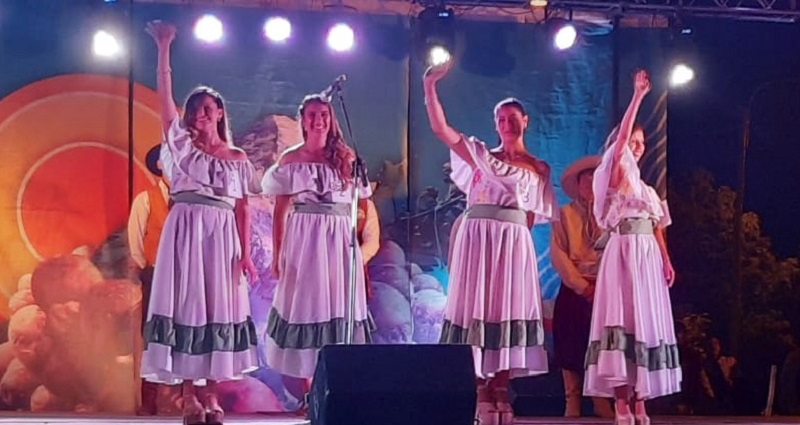 Las Paredes celebró su vendimia con una gran fiesta