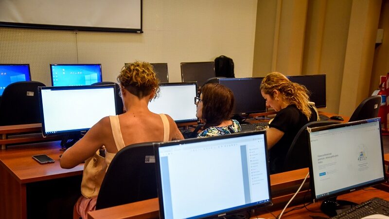 Crean nuevos roles para docentes en cambios de funciones