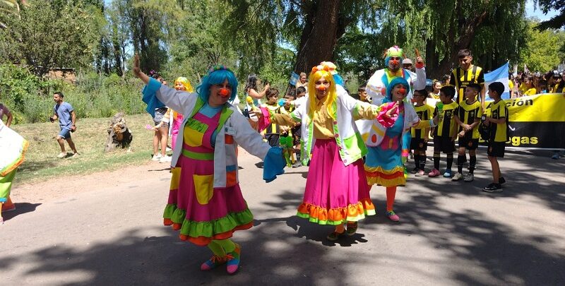 Cuadro Benegas celebra su Bicentenario, luego del desfile llega la Vendimia