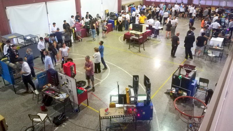 La escuela ENET «Ejercito de los Andes» realizó su tradicional EXPO de fin de año. Galería de imágenes