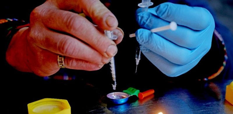 El experimento de Canadá que despenaliza la posesión de pequeñas cantidades de cocaína y heroína