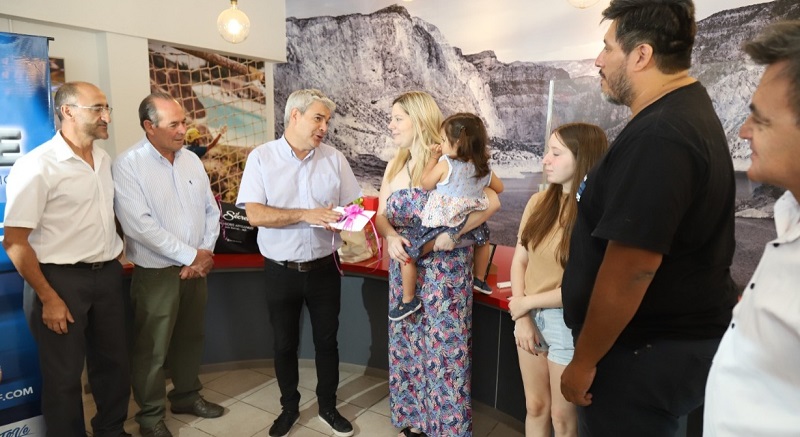 Primeros turistas 2023: «LLegamos a una ciudad maravillosa, estamos gratamente sorprendidos»