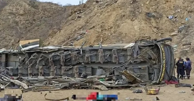 Tragedia en Perú: al menos 24 muertos al caer un micro a un precipicio