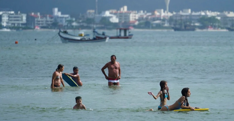 Florianópolis: hay alerta por una «epidemia» de diarrea y la mitad de las playas no son aptas para bañarse