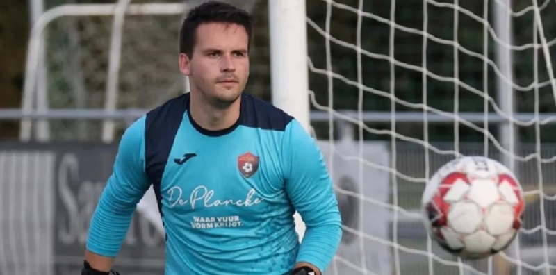 Conmoción en el fútbol: un arquero murió luego de festejar que había atajado un penal