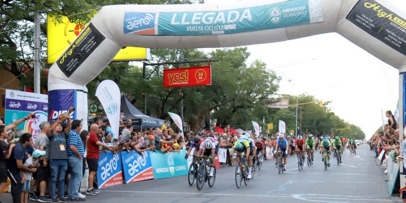 Mauricio Páez se quedó con la etapa en San Rafael