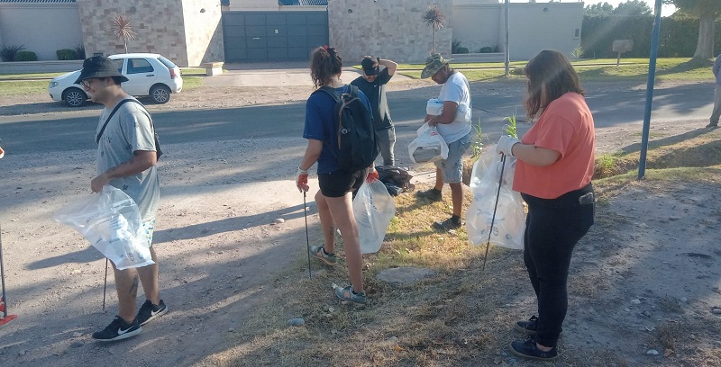 Jornada de actividad física y limpieza en Las Paredes
