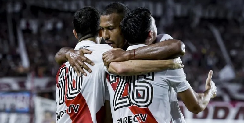 River le ganó a Lanus con polémica