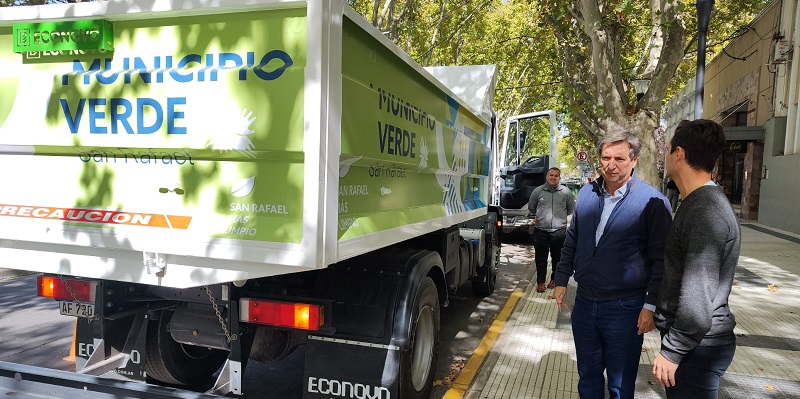 El Municipio adquirió nuevos camiones para renovar su flota de servicios