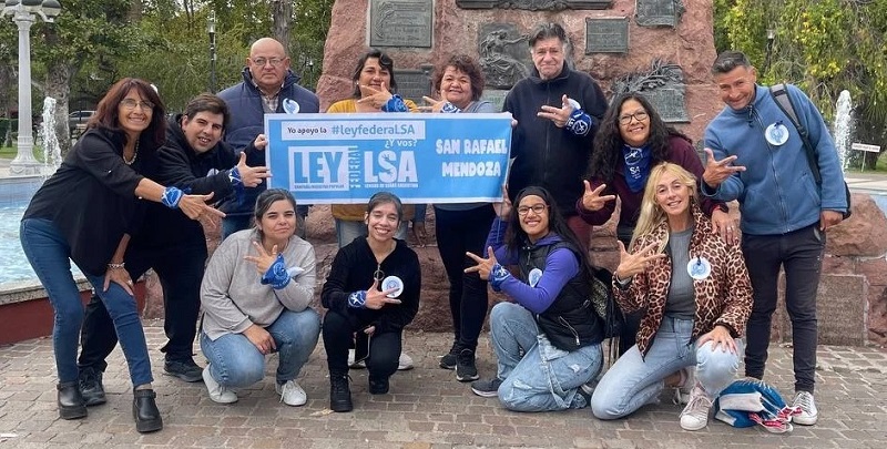 La comunidad de sordos de San Rafael celebró la sanción de la Ley de Lengua de Señas