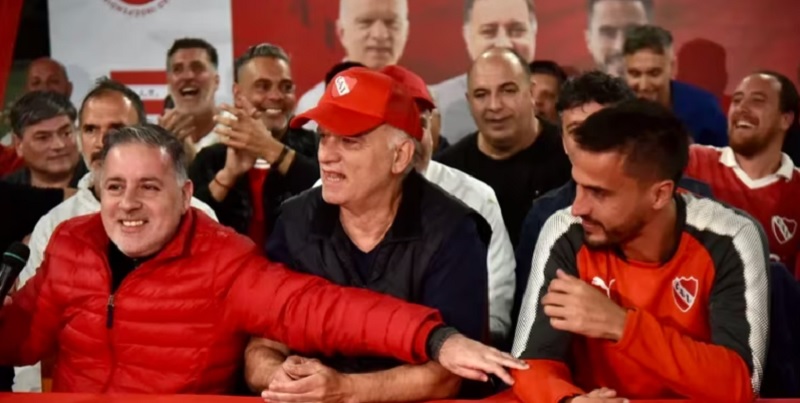 Crisis en Independiente: Fabián Doman presentó su renuncia