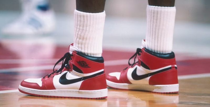 Subastaron las zapatillas de Michael Jordan: millonario monto y récord mundial
