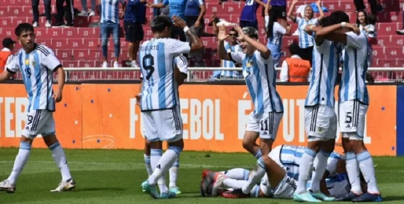 Argentina por un triunfo que lo acerque al Mundial