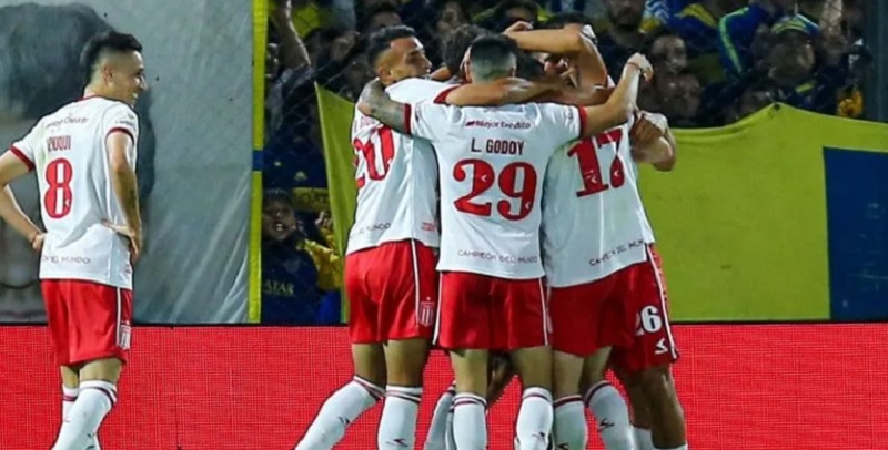 Con un golazo de tijera de Mauro Boselli, Estudiantes derrotó a Boca por la mínima