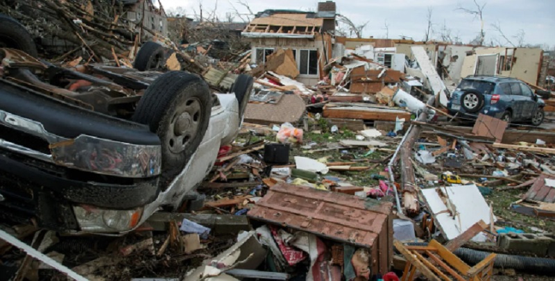 Una serie de tornados golpeó Estados Unidos: hay al menos 29 muertos y enormes destrozos