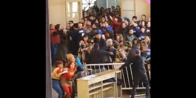 Escándalo en la Facultad de Derecho de la UBA: una asamblea de estudiantes terminó en batalla campal