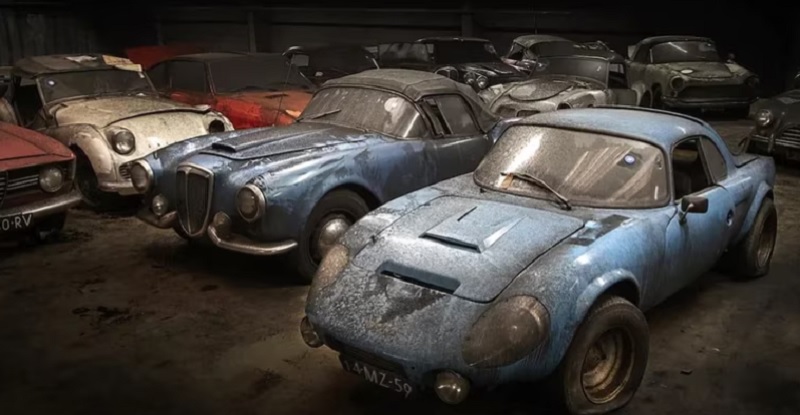 La increíble subasta de 280 autos que fueron guardados durante 40 años en dos galpones y una iglesia