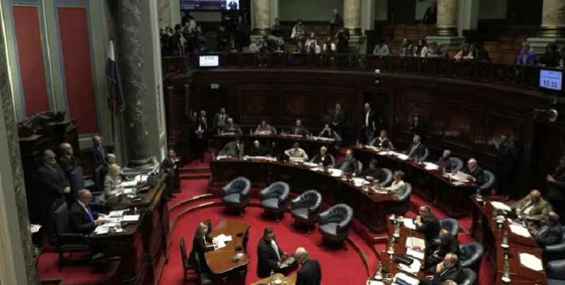 El Senado de Uruguay aprobó la reforma jubilatoria que aumenta la edad de retiro a los 65 años