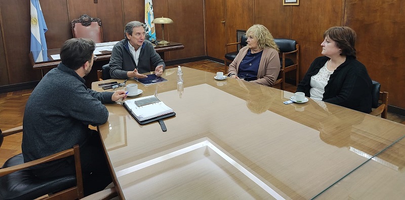 Emir Félix cedió a FEYES la administración de la proveeduría del camping en Valle Grande