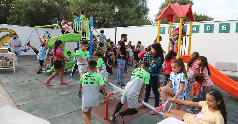 Los chicos de Pobre Diablo, ya disfrutan un nuevo espacio de juegos y recreación