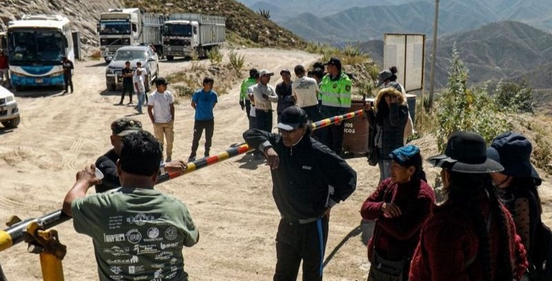 Al menos 27 personas mueren tras incendiarse una mina de oro en Perú