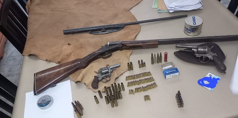 Secuestraron varias armas en allanamiento