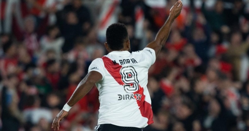River Plate festejó en un clásico caliente, ante un Monumental a pleno