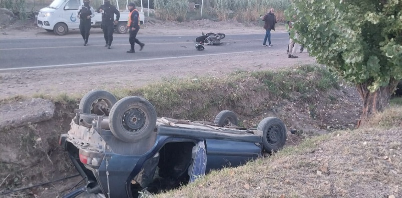Espectacular siniestro vial en calle Cubillos