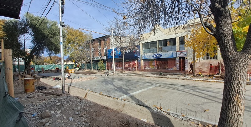 La calle Avellaneda se transforma en otro paseo comercial y turístico
