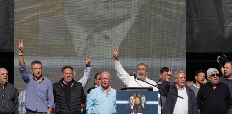 En el acto del 1° de mayo, la CGT llamó a un gran acuerdo político y pidió la reducción de la jornada laboral