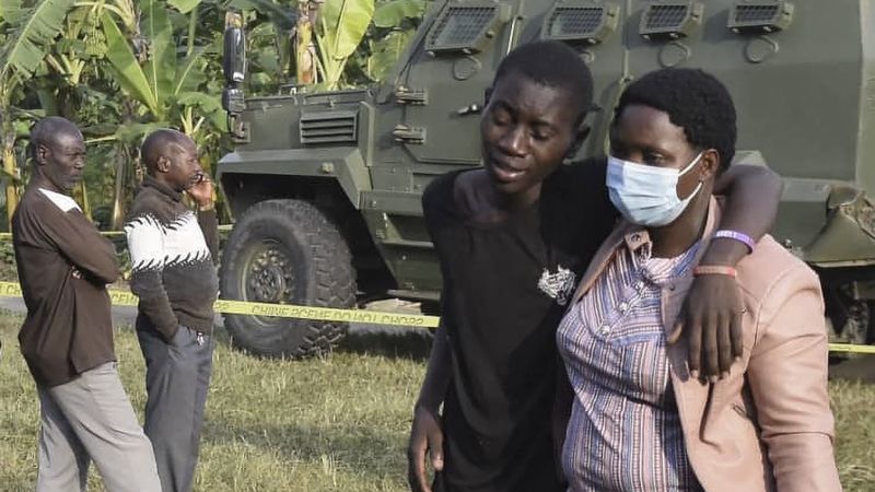 Decenas de alumnos mueren y otros son secuestrados en un ataque rebelde a una escuela en Uganda