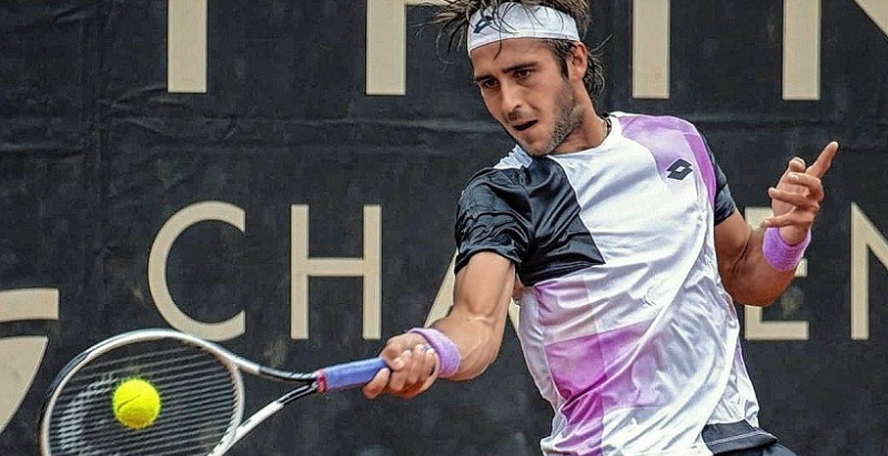 Tomás Etcheverry dio el golpe en Roland Garros