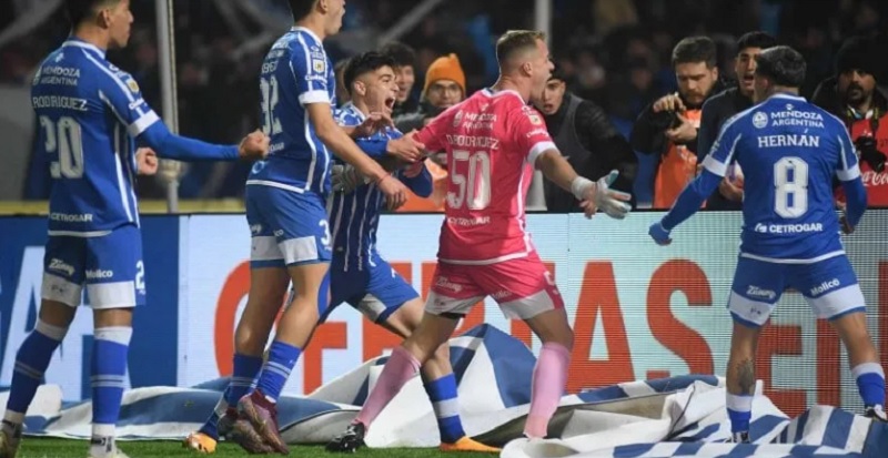 Godoy Cruz le aplicó a Boca una goleada histórica