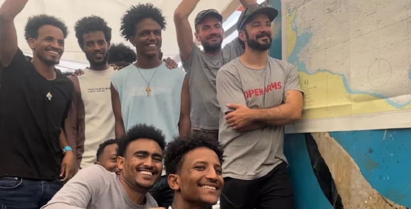 Es argentino y convive con el drama de rescatar migrantes en el Mediterráneo: “No podría volver a mi vida anterior”