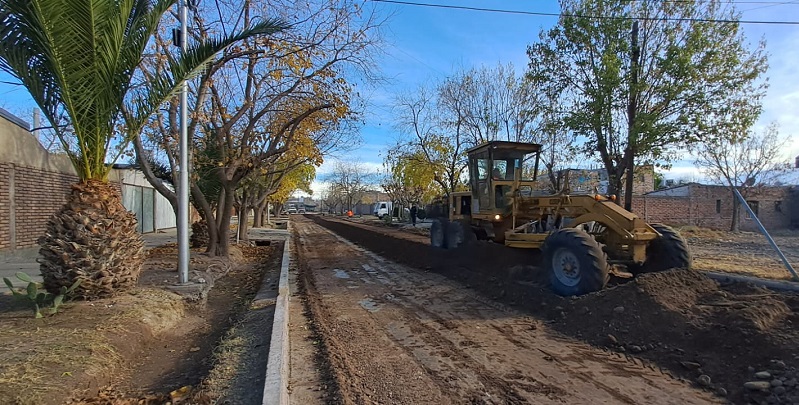 Luego de la obra de cloacas, comenzó el asfaltado en Barrios Suter y Shestakow
