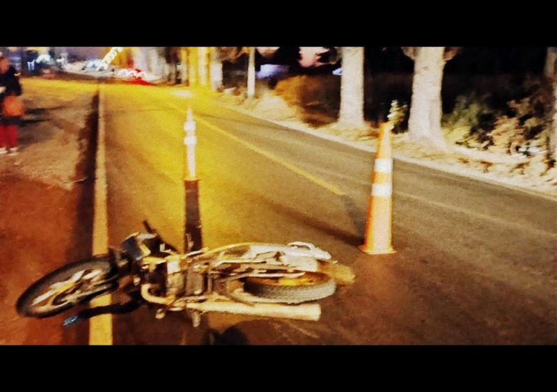Atropelló a un motociclista y se dio a la fuga