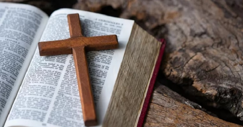 De qué tratan los evangelios apócrifos, los escritos religiosos ocultos que no fueron incluidos en la Biblia