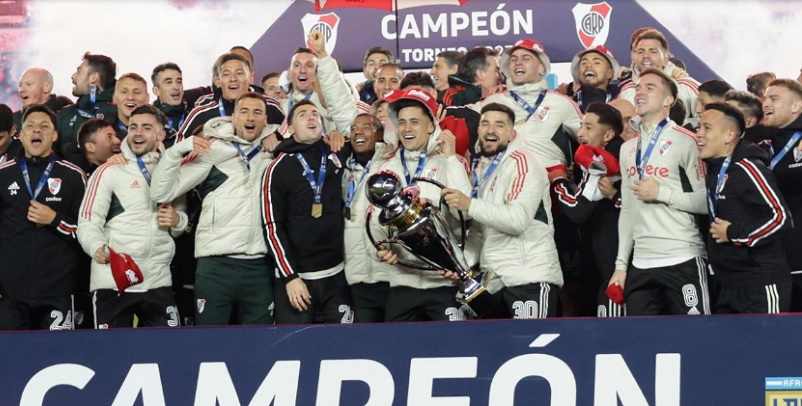 River venció a Racing y tuvo su fiesta en el Monumental