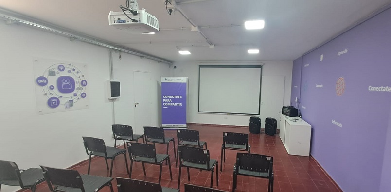 Punto Digital en el Anfiteatro: computadoras, conectividad, microcine y videojuegos