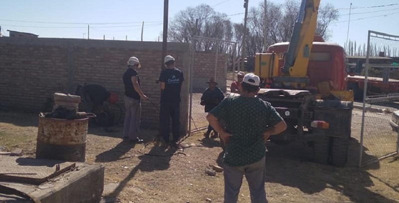 El municipio colabora en la Isla del Río Diamante para normalizar el servicio de agua potable