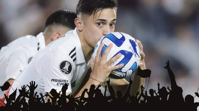 Las noches que le gustan al futbolero