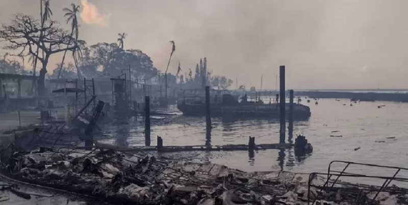 «Es como el Apocalipsis»: las impresionantes imágenes de los incendios que han dejado al menos 80 muertos en Hawái