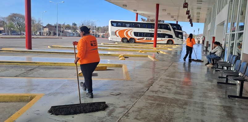 Se normalizan los servicios y la limpieza en la terminal de ómnibus