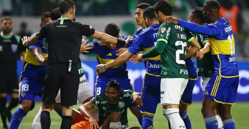 Si querés llorar, llorá: Palmeiras criticó a Boca por «hacer tiempo» y pidió a Conmebol que «haga cambios»