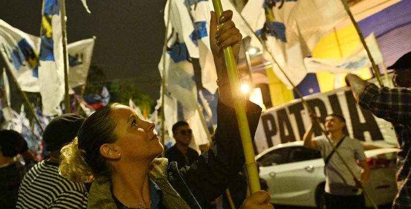 Clima de fiesta en el búnker de Unión por la Patria